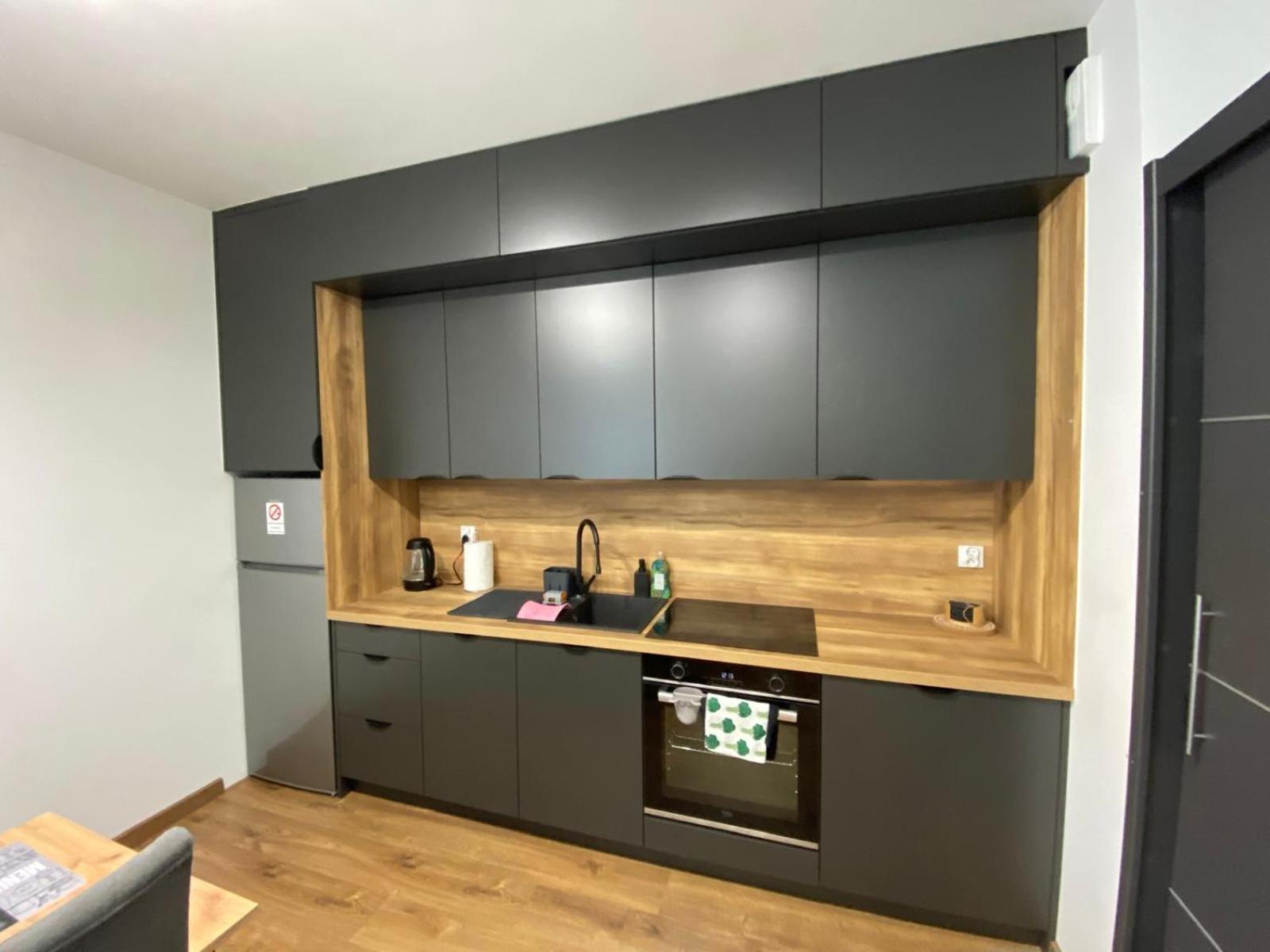 Apartament Em *