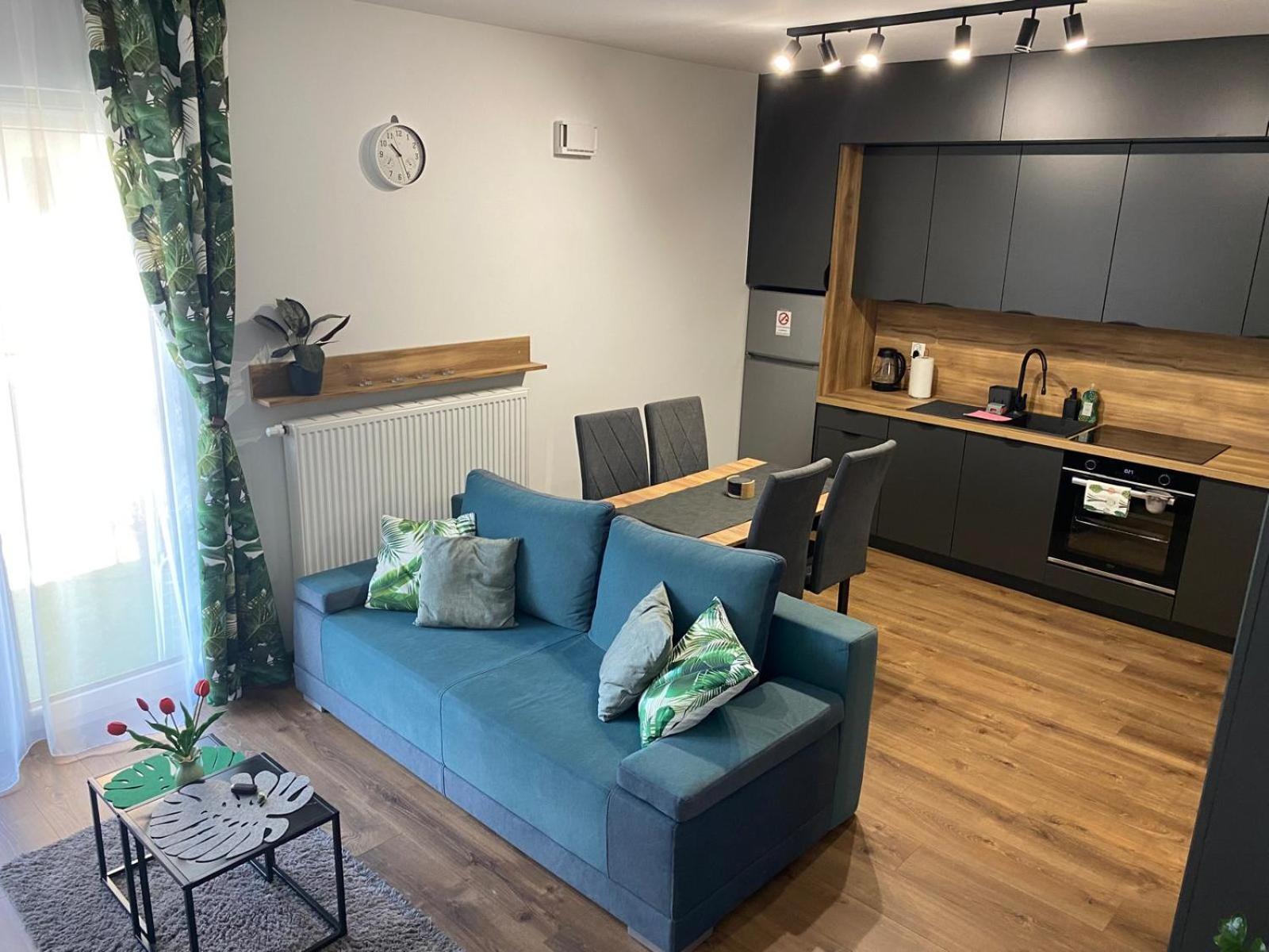 Apartament Em *